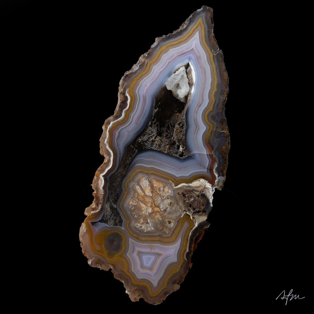 https://cdn.agatesfrommexico.com/file/agates-prod/products/CYM2536/s35294cvarhvnogcthdc.jpg